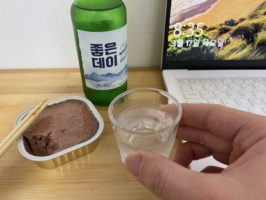 "여봐라!!! 술과 개밥을 준비하거라!!!"_2.jpg