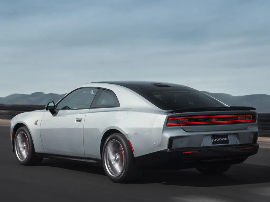 이번에 전기차로 출시한다는 미국 머슬카 3대장 닷지 차저 근황_3.webp