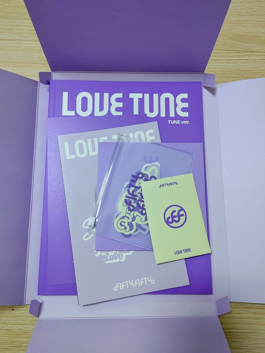 요즘 앨범은 CD 보다 포토가 더 중한 듯 (피프티피프티)_2.jpg
