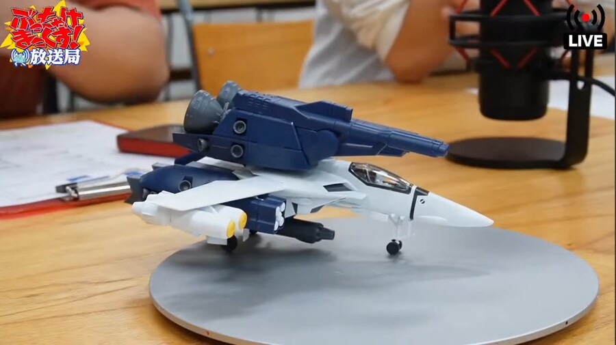 [맥스팩토리] PLAMAX VF-1S 스트라이크 파이터 발키리 조립 샘플 외_1.jpg