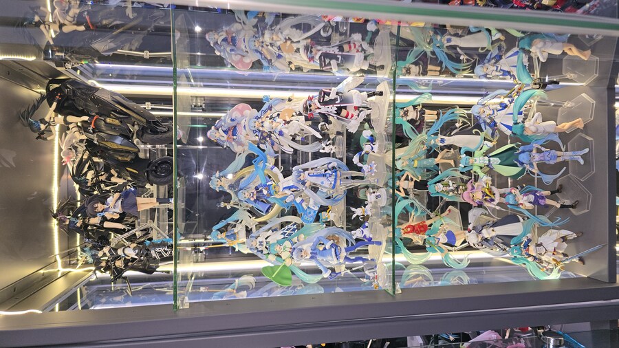 맥스팩토리)figma 레이싱 미쿠 장식칸 및 figma 장식장._5.jpg