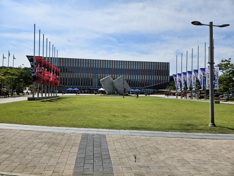 저만의 레어템(골때리는 그녀 한일전 출전선수 5인 친필싸인 포스터)_6.jpg