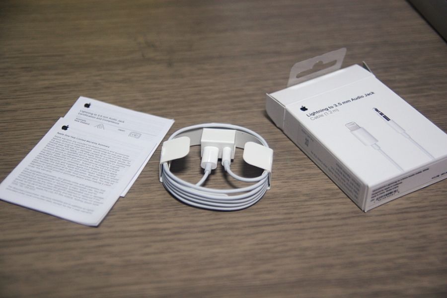 애플 라이트닝 to 3.5mm 오디오잭 케이블_4.jpg