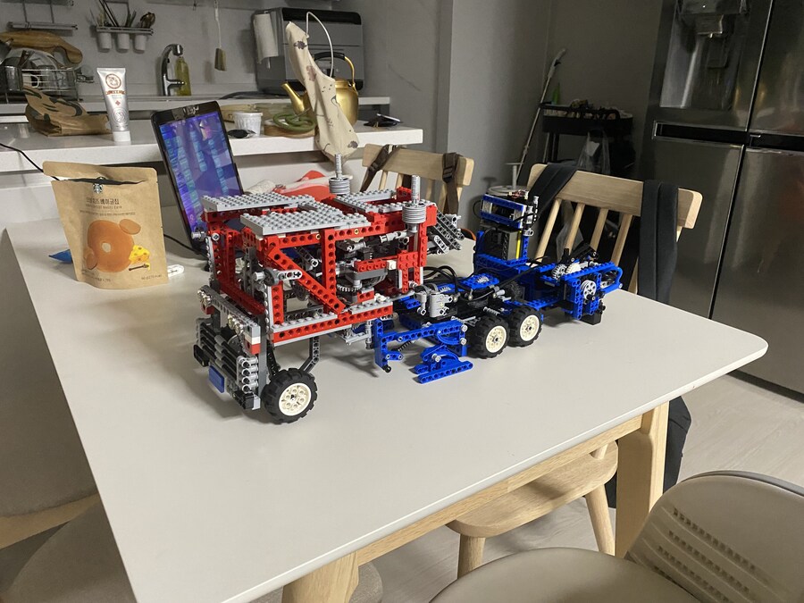 레고(LEGO) 테크닉&마인드스톰 조합 자동변신 옵티머스 프라임 트랜스포머_2.jpg