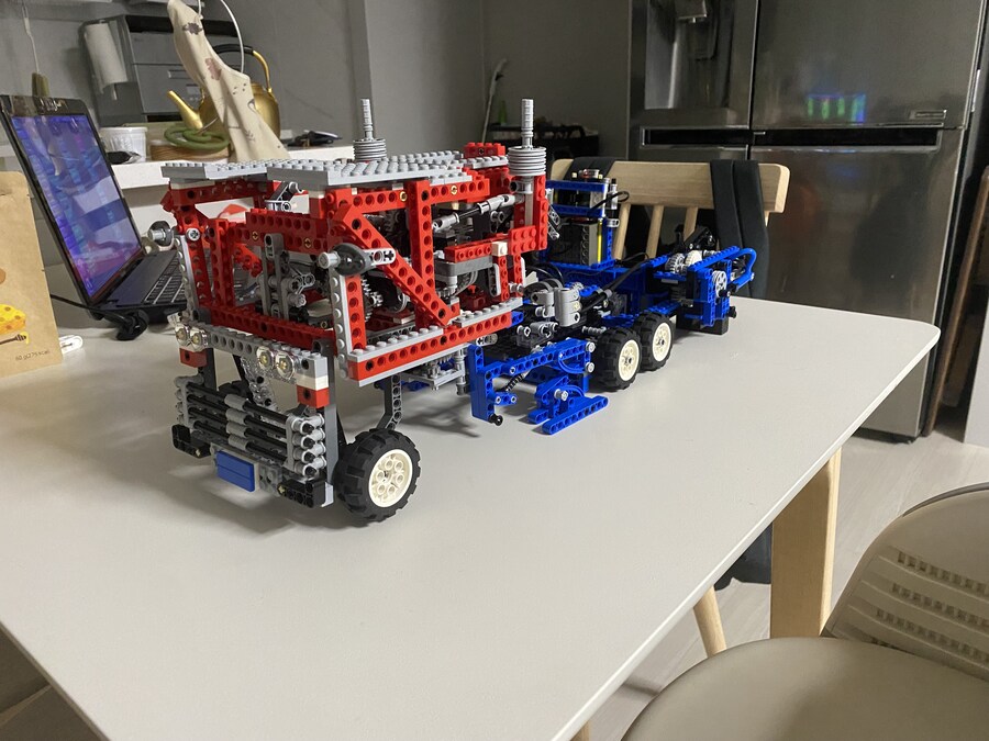 레고(LEGO) 테크닉&마인드스톰 조합 자동변신 옵티머스 프라임 트랜스포머_3.jpg