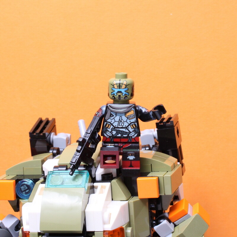 레고로 만든 타이탄폴+파일럿_2.jpg