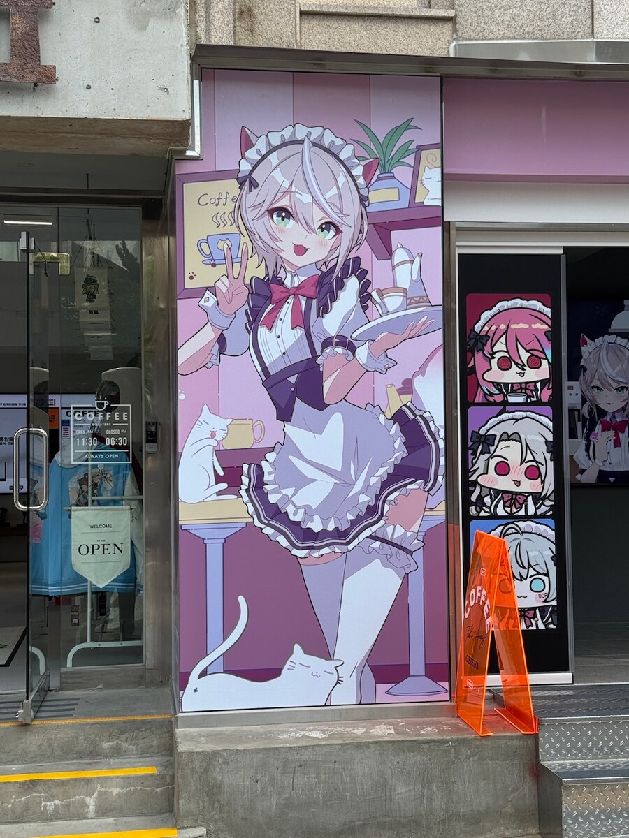 명동의 최첨단 IT 기술과 최고급 커피가 있는 카페_5.jpg