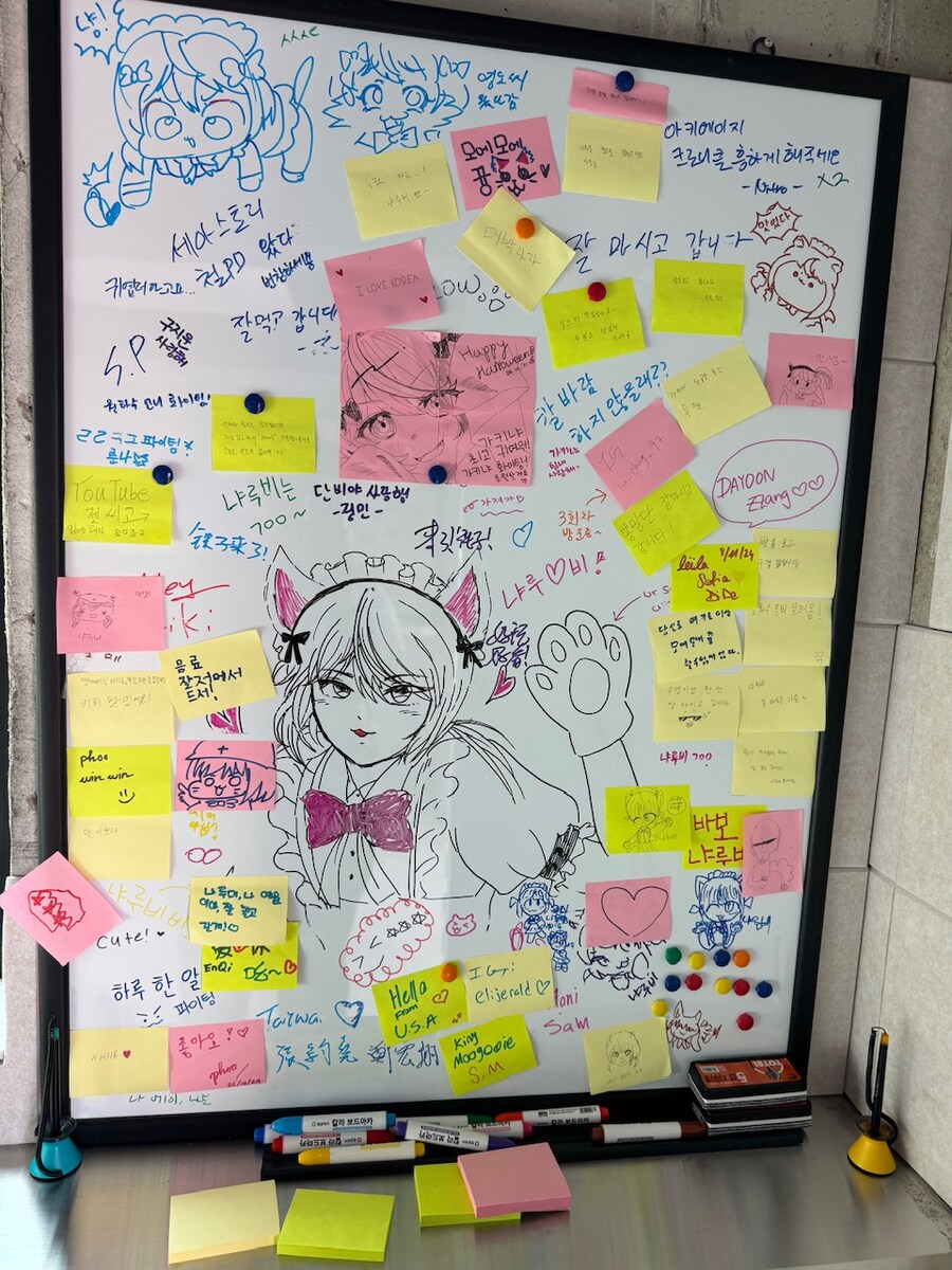 명동의 최첨단 IT 기술과 최고급 커피가 있는 카페_11.jpg