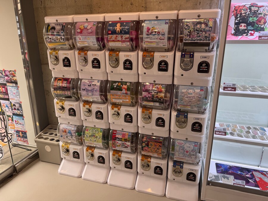 명동의 최첨단 IT 기술과 최고급 커피가 있는 카페_13.jpg