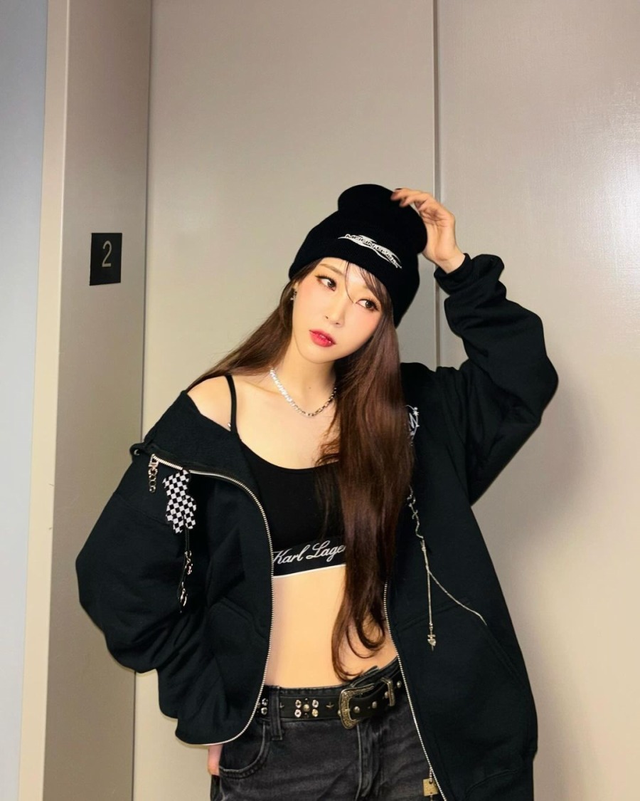 241122.문별.인스타그램 3.jpg