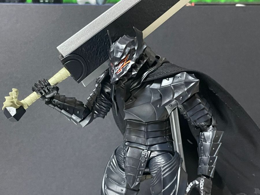 [맥스 팩토리] PLAMATEA 가츠 광전사의 갑주 가조립 + 검 비교 사진_2.jpeg