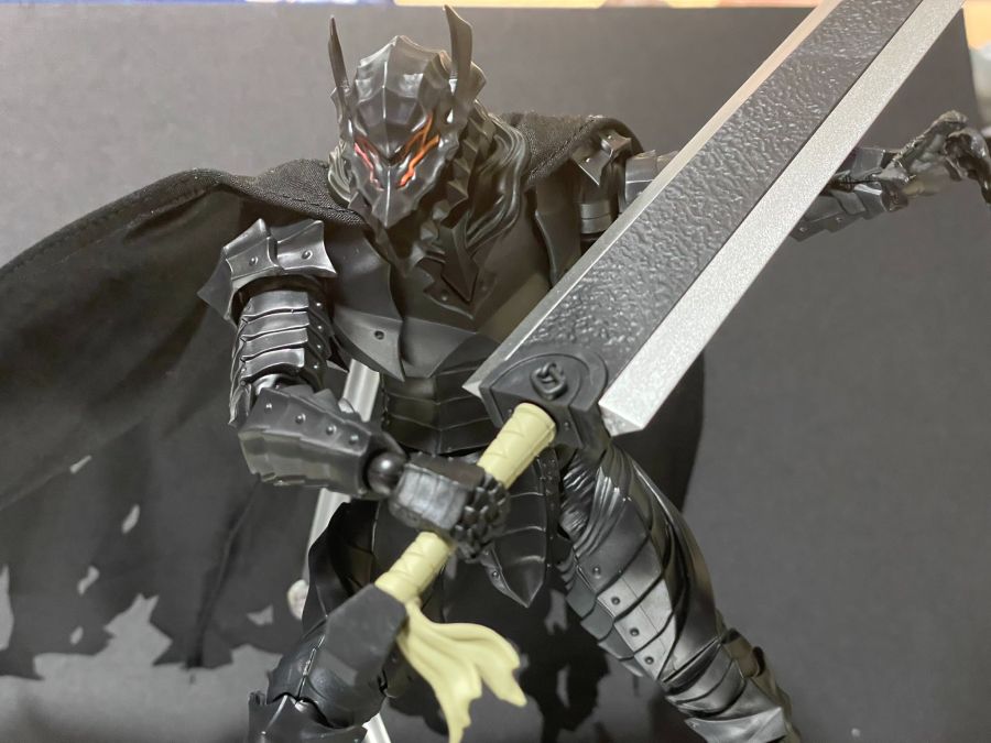 [맥스 팩토리] PLAMATEA 가츠 광전사의 갑주 가조립 + 검 비교 사진_3.jpeg