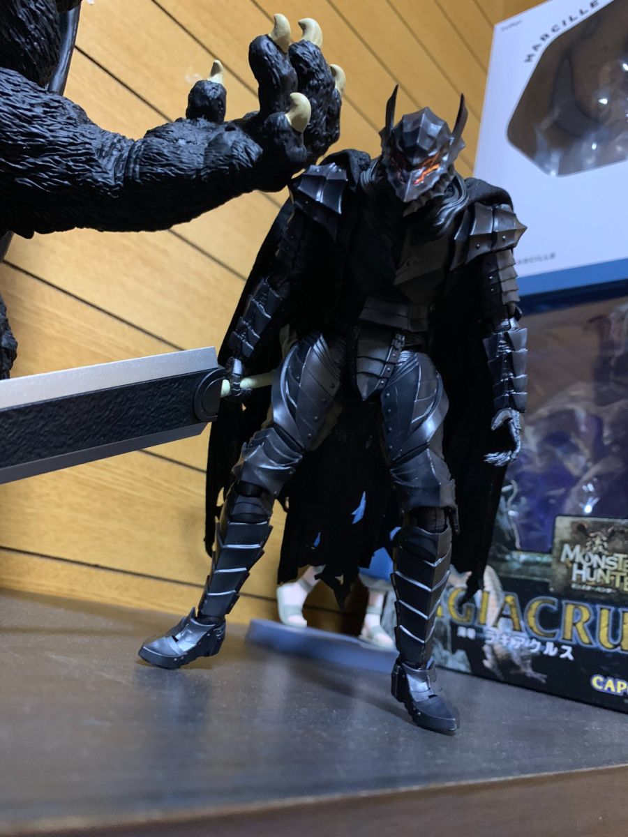 [맥스 팩토리] PLAMATEA 가츠 광전사의 갑주 가조립 + 검 비교 사진_6.jpeg