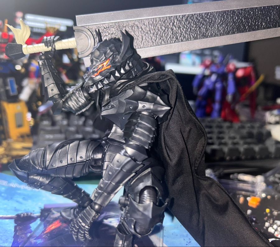 [맥스 팩토리] PLAMATEA 가츠 광전사의 갑주 가조립 + 검 비교 사진_1.jpeg