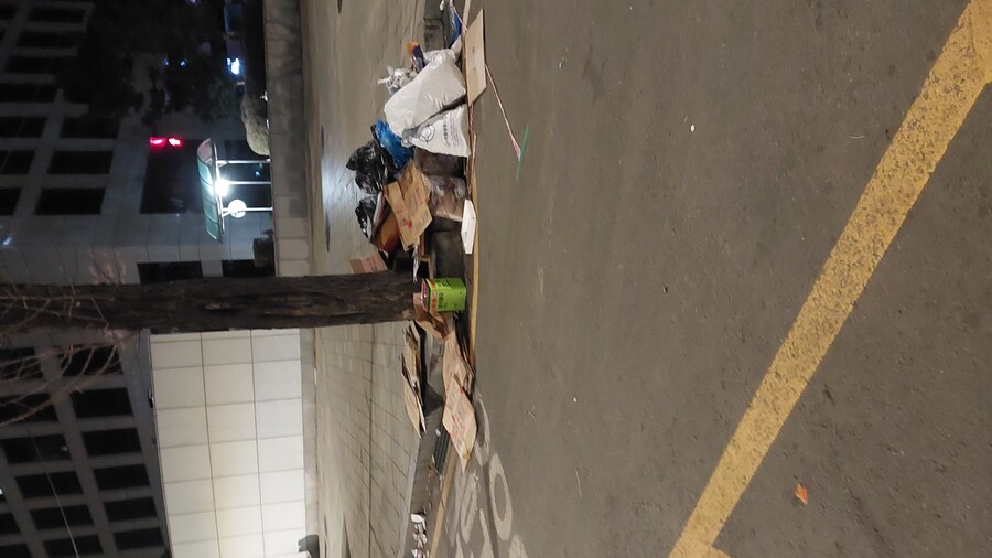 여의도 쓰레기 오지네_2.jpg