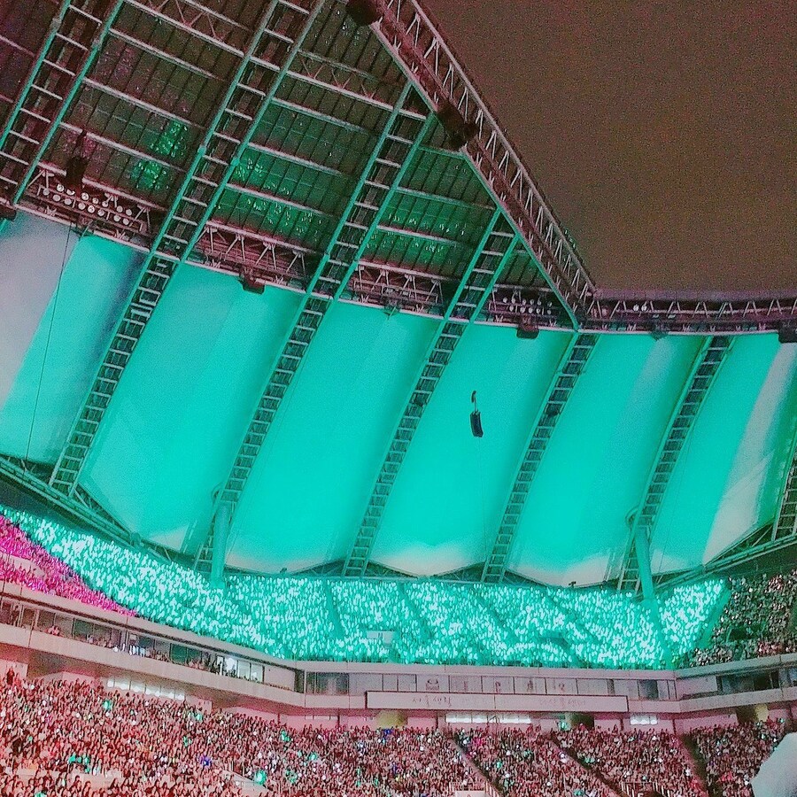 최근 화제인 샤이니 응원봉 발광력_2.jpg