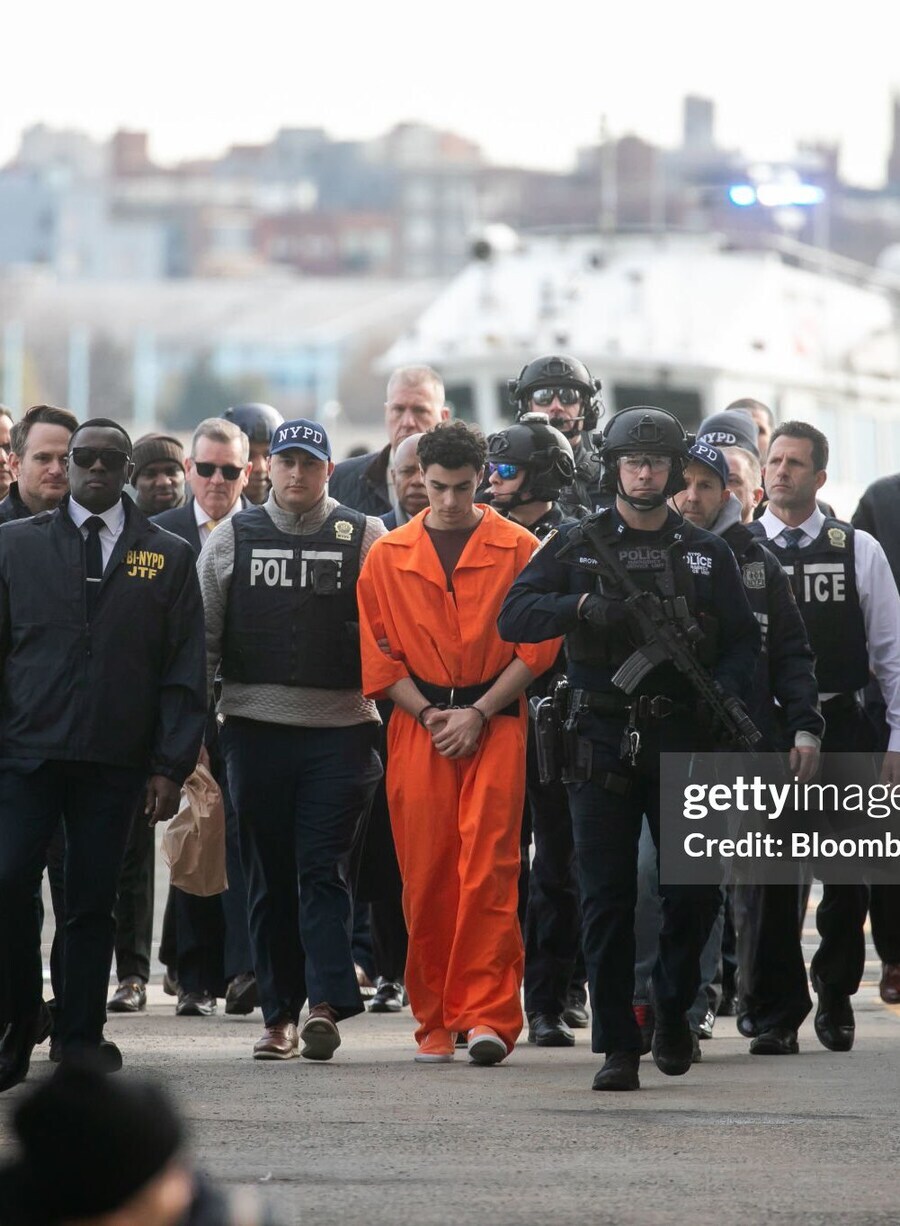 미국 언론들은 암살범을 영웅시하고 싶은 거냐 깍아내리고 싶은거냐_1.jpg