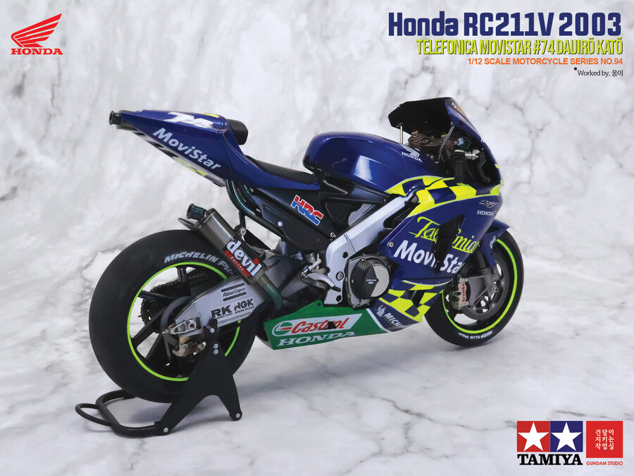 Honda RC211V 03 Telefonica Movistar #74_11.jpg