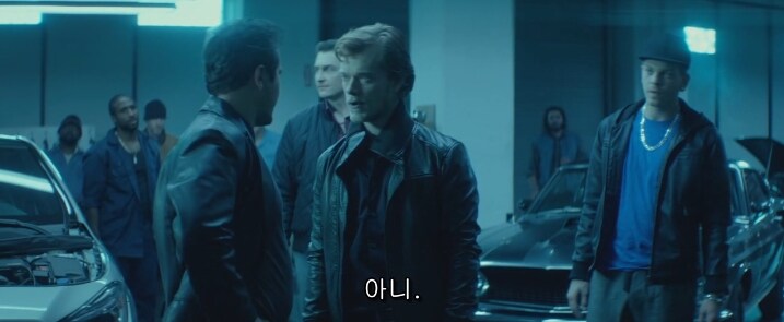 마피아두목: 감히 내 아들을 쳐? 죽이기전에 이유 정도는 들어주마._4.jpg