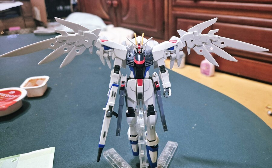 자유의 날개 2개_3.jpg