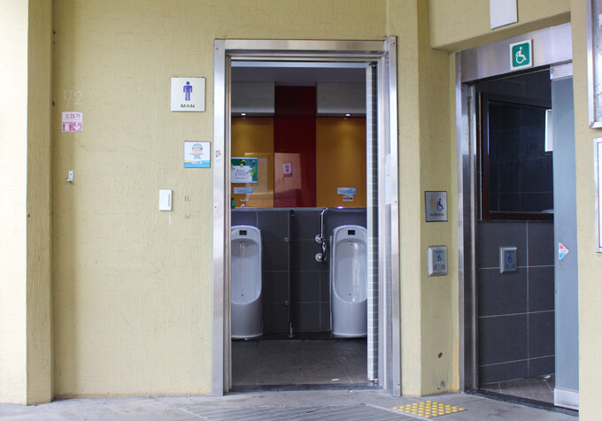 공공 화장실 쓰다보면 은근 빡치는 거._1.jpg