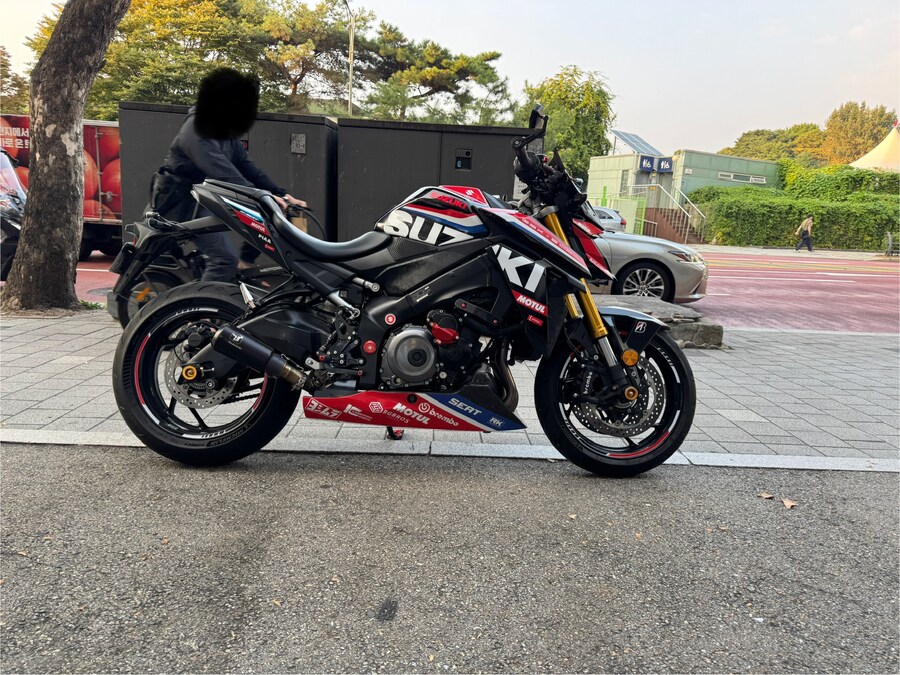 언더카울 장착 GSX S-1000_1.jpg