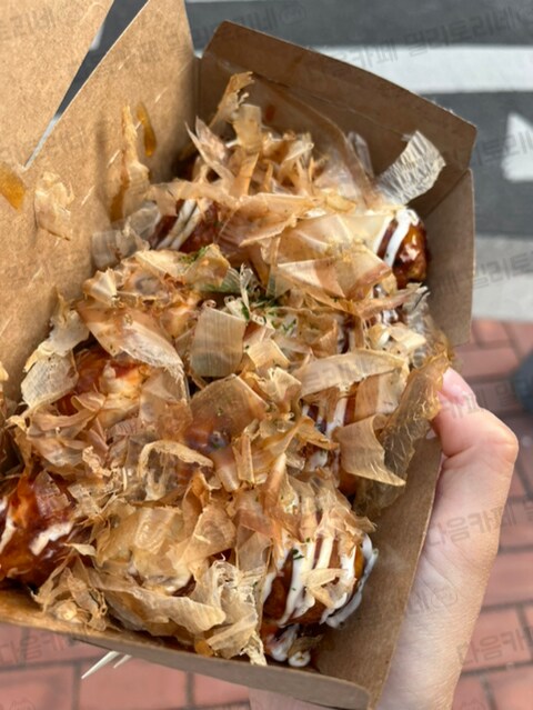 타코야키 집 사장님이 트럭 개큰걸로 바꾸셨어.jpg_26.png