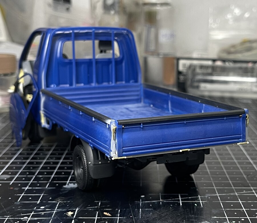 아카데미 포터2 적재함 문짝을 실물과 동일하게 가동시키다!_3.jpg