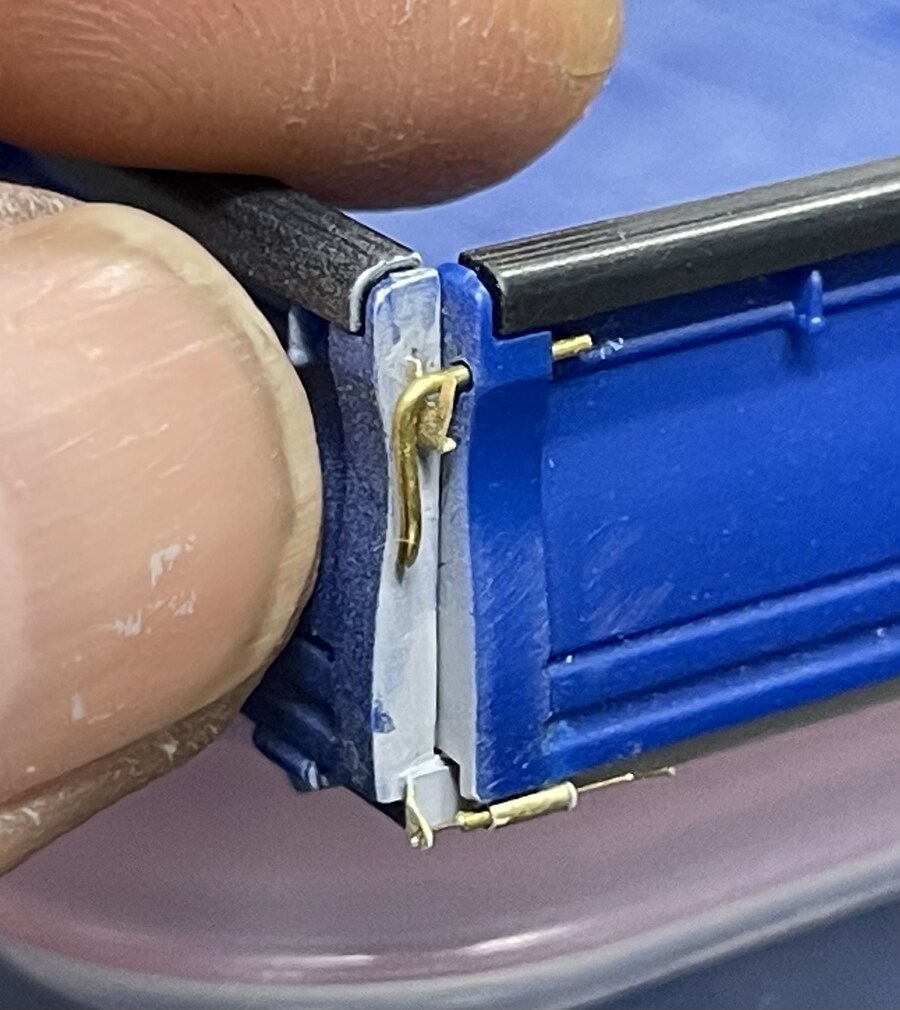 아카데미 포터2 적재함 문짝을 실물과 동일하게 가동시키다!_7.jpg