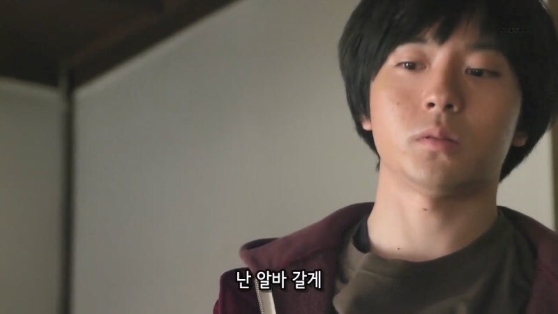 이런시간에 일도 안하고 남자들이랑 노가리 까고 있는거야 아줌마?_23.jpg