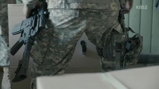 드라마 속 실탄든 군인들 vs 현실에서 실탄 든 군인들의 차이_4.jpg
