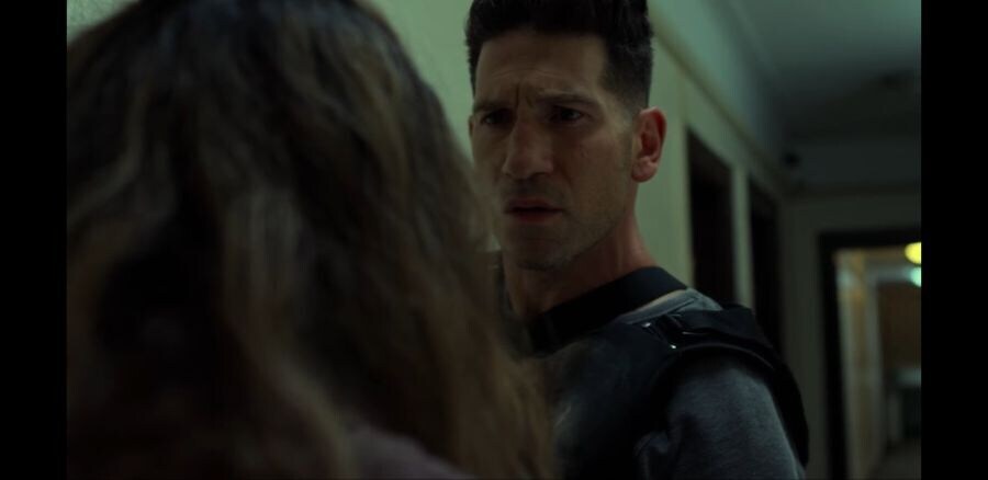 MCU) 퍼니셔가 멘탈 나간 사람을 달래주는 방법_11.jpg