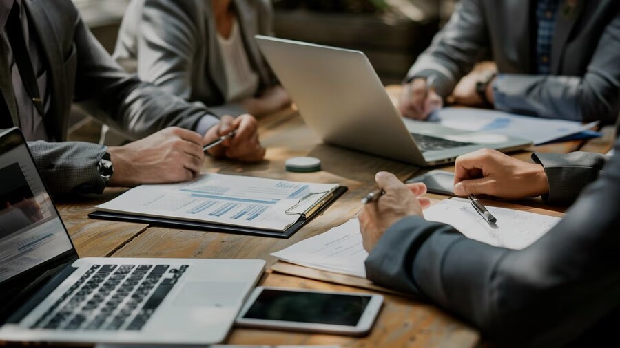 SF) 미래 사회의 우주 관료주의_4.png