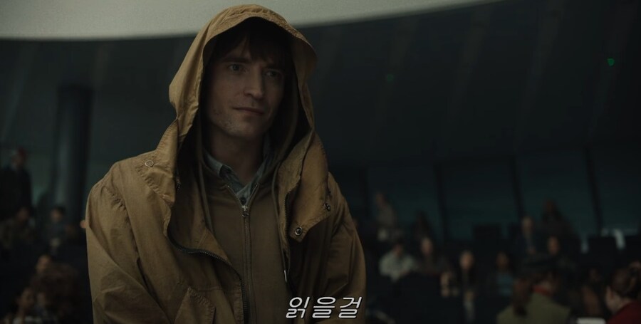 봉준호 신작 [미키 17] 주인공이 개고생을 하게 된 이유_8.jpg