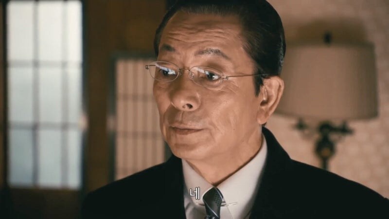 학창시절에 썼던 흑역사가 아직도 굴러다니는걸 알게된 형사아저씨_2.jpg