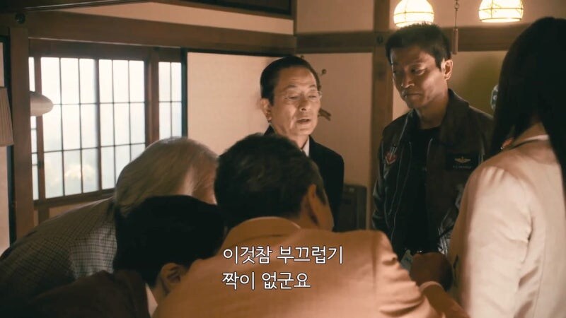 학창시절에 썼던 흑역사가 아직도 굴러다니는걸 알게된 형사아저씨_21.jpg