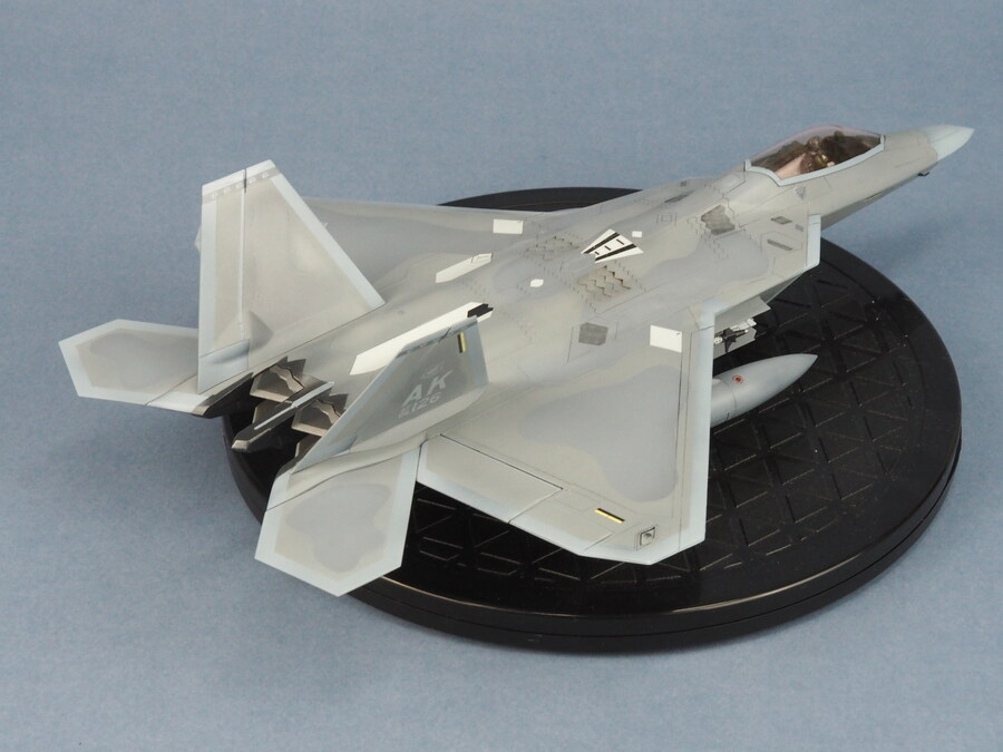 Academy 1/72 F-22_7.jpg