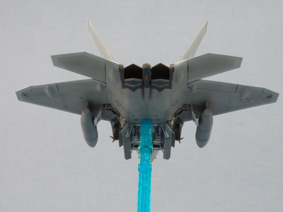 Academy 1/72 F-22_14.jpg