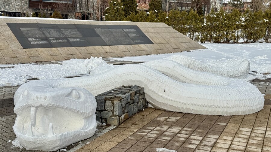 2025년 올해는 눈뱀을 빚어 보았습니다._10.jpg