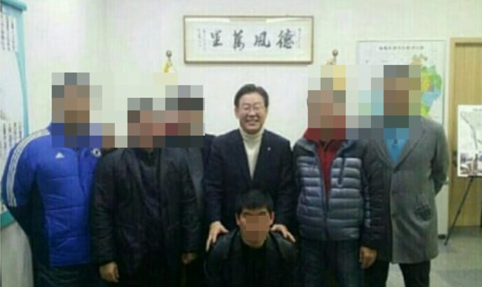 2찍 필독) 서민한테 술 따라주는 대통령 이재명❤️_3.png