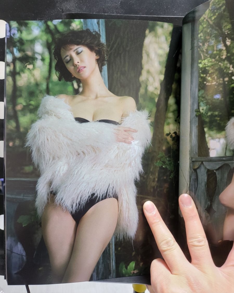 나츠키 세나 사진집 SILK of the MOON_11.jpg