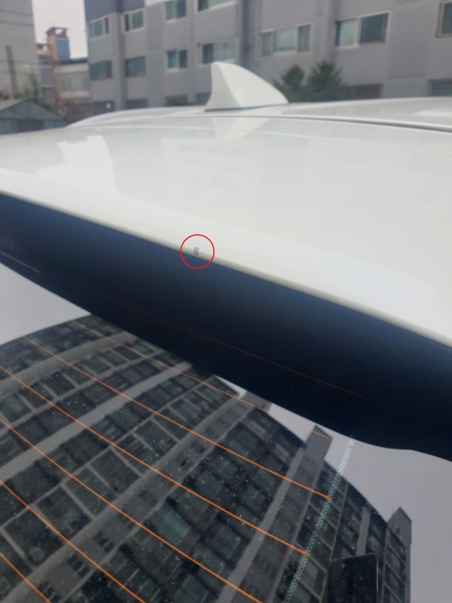 아파트 도색 중 제 차에 페인트가 몇 방울 튀었습니다...._2.jpg