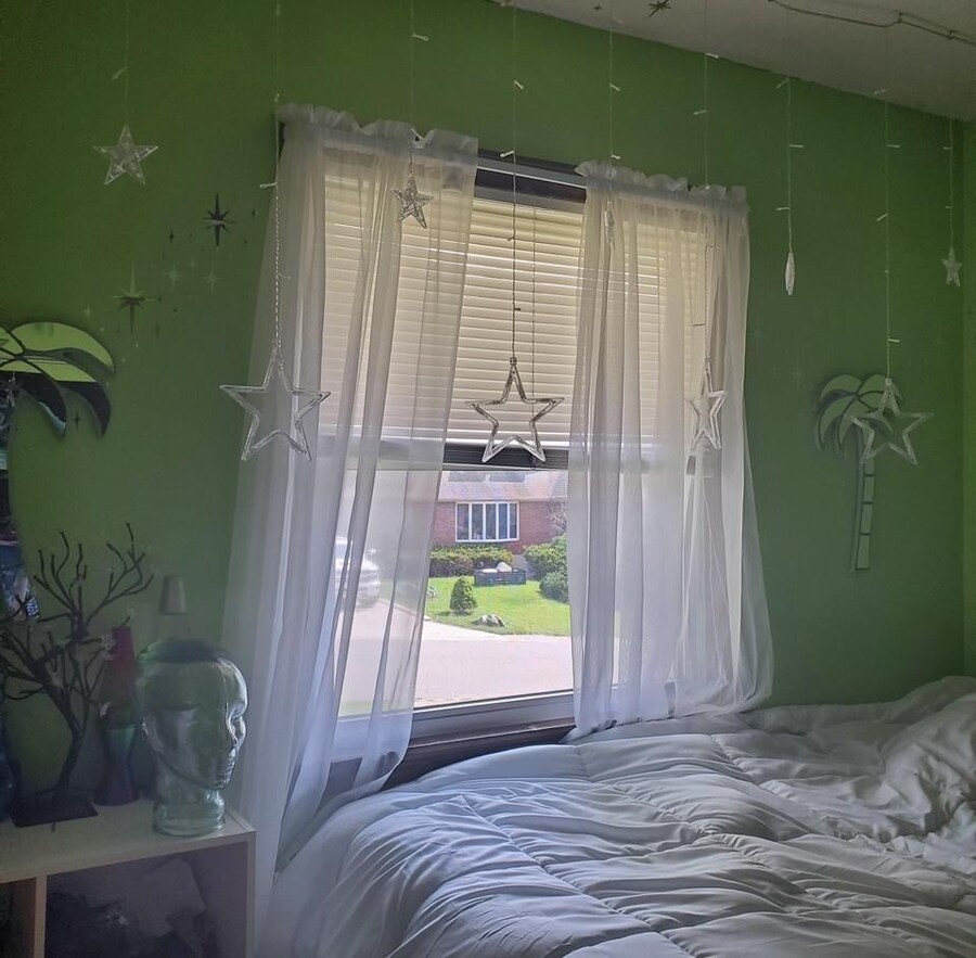 20살 남자가 자기 방 여자처럼 꾸민거냐며 올린 사진.jpg_2.jpg