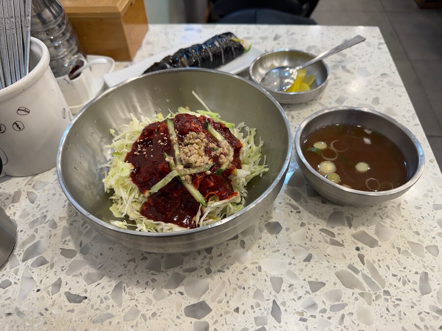 이게 뭔데 오늘따라 이렇게도 맛있나…_1.jpg