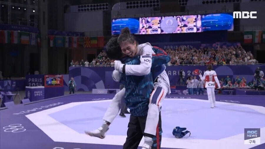 올림픽 약소국에서 태권도 국민영웅이 나타나면 생기는 일_3.jpg