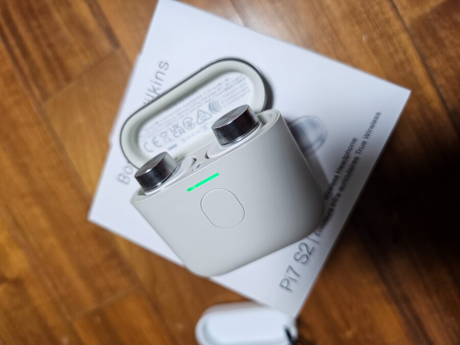 Bowers & Wilkins Pi7 S2 블루투스 이어폰_2.jpg