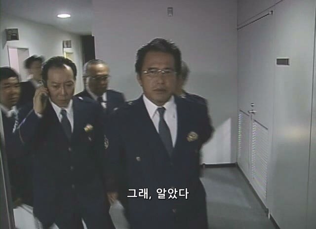 일본 경시총감 ㄹㅇ 숨 넘어가는 상황 ㅋㅋ_24.jpg