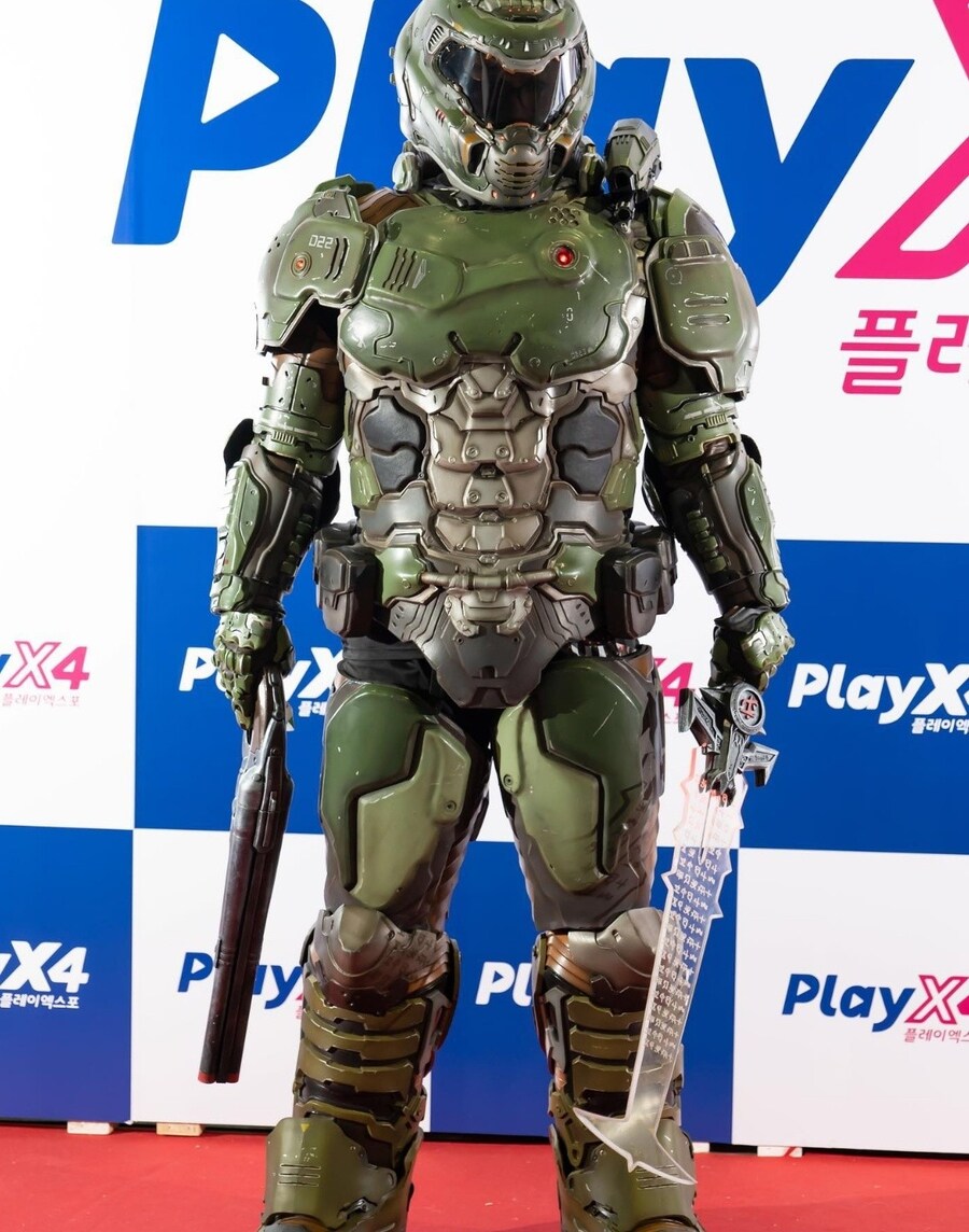 코스프레 2025년 둠 다크에이지 준비중_9.jpg