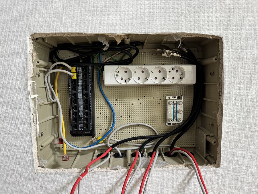인터넷 통신 단자함 커버 야매(?) 자작기_2.jpg