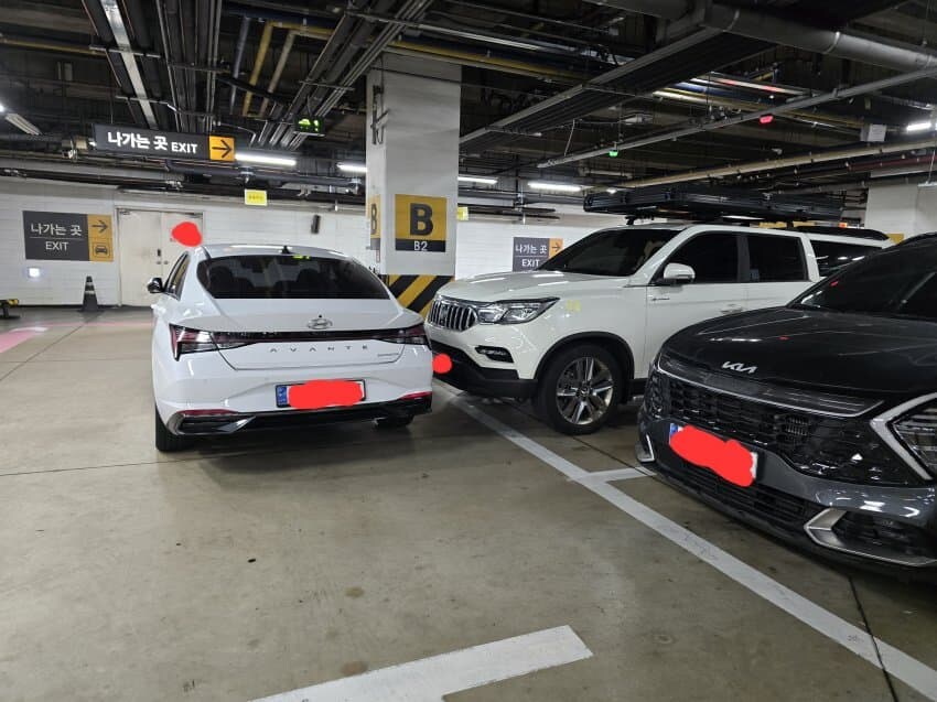 마트 주차장 빌런 참교육 예정_1.jpg